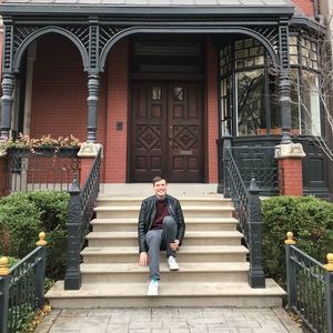 Meet your Posher, Max